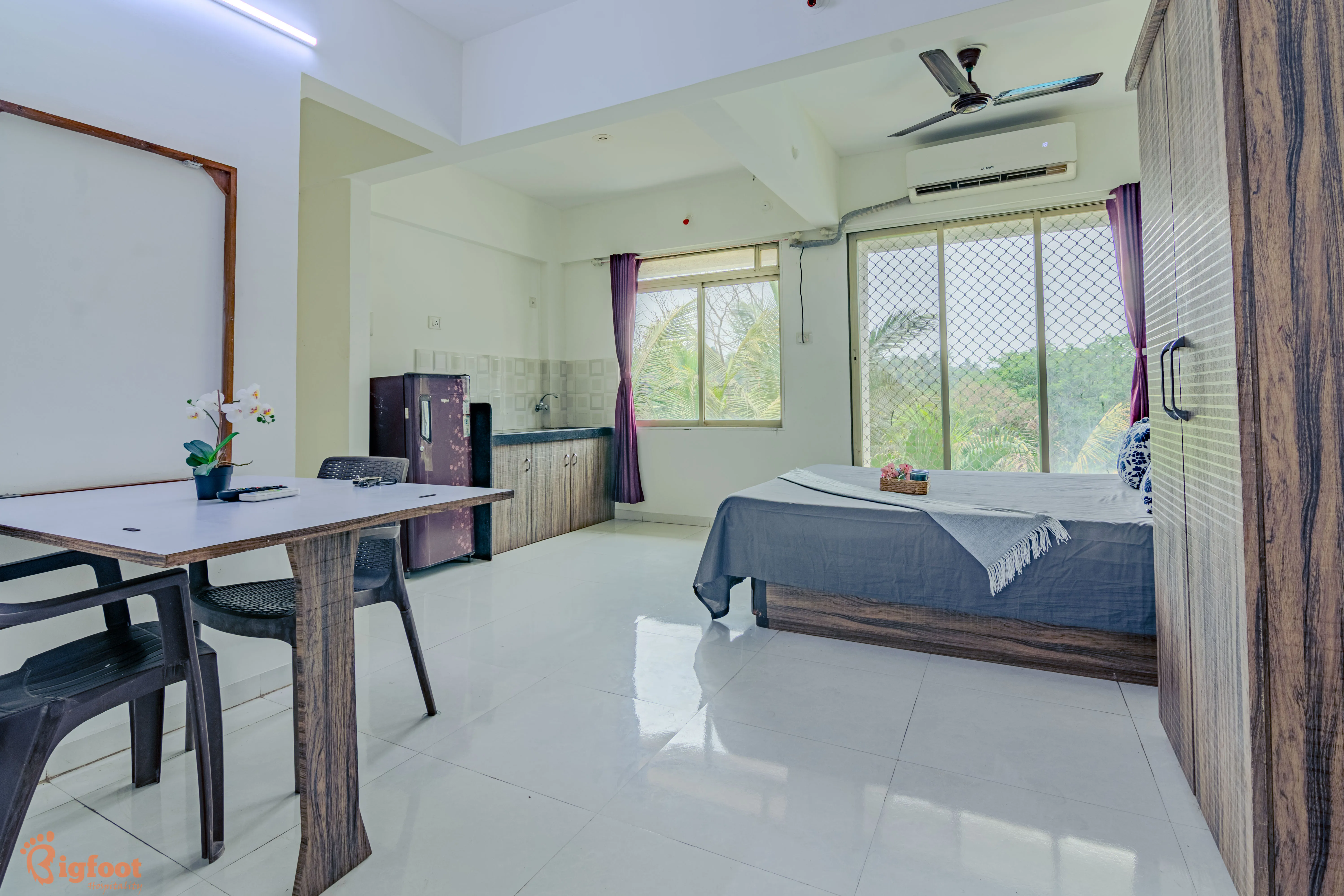 Deluxe Room at The Bliss Palm Resort