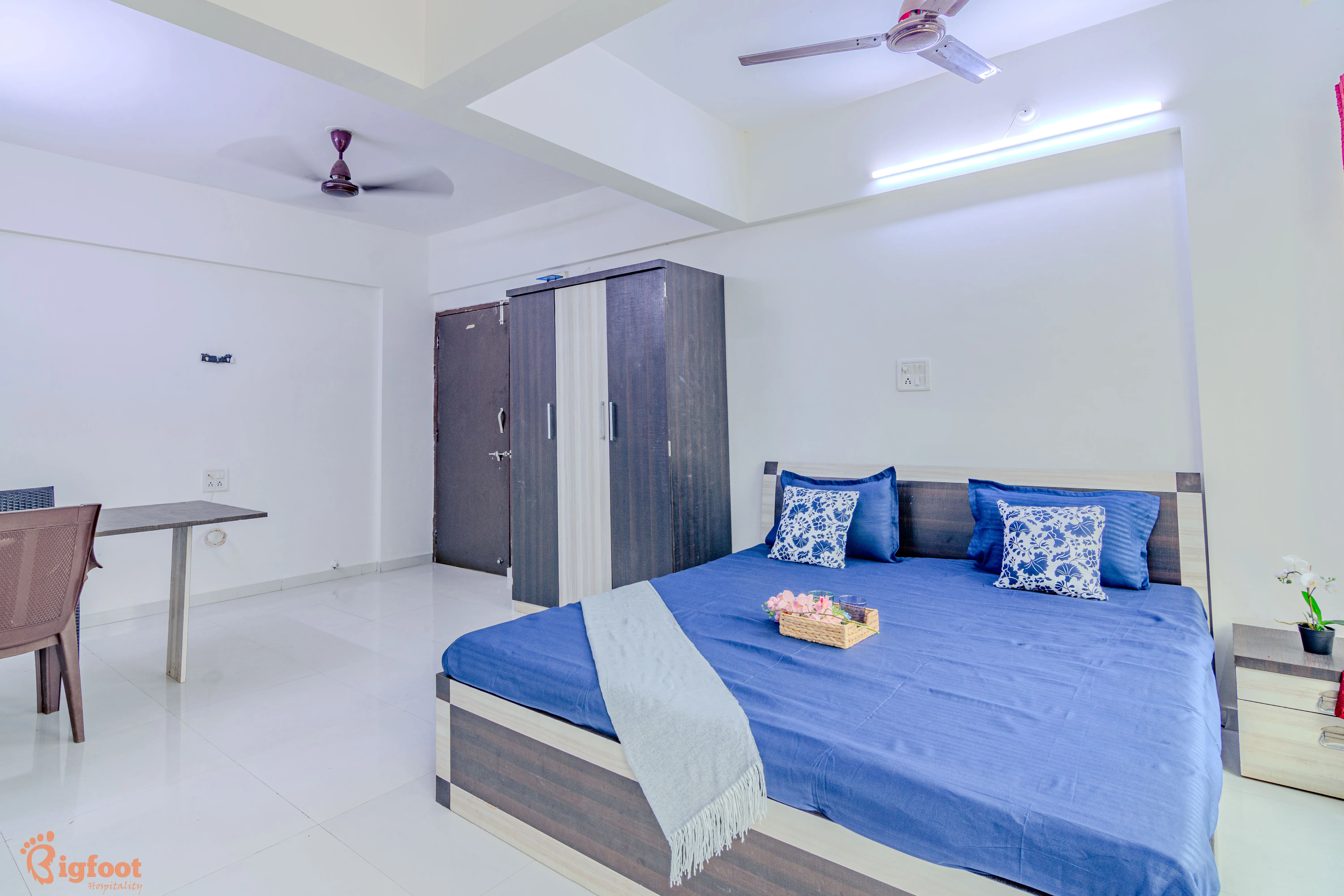 Super Deluxe Room dining area Bliss Palm